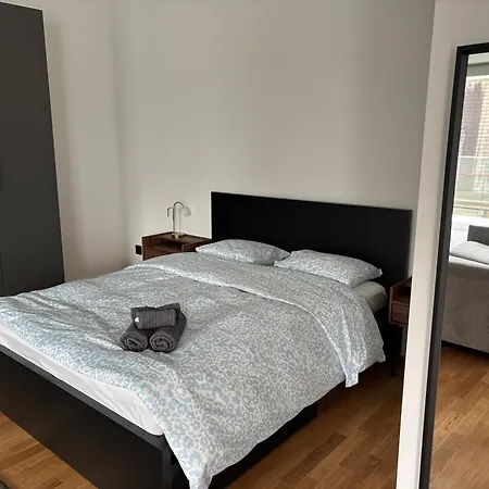 Apartmán New On Floor, 2 Minutes From Train Station
