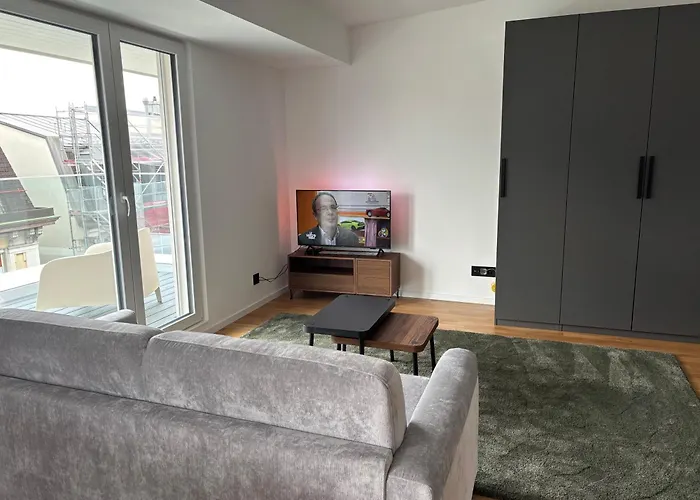 Apartmán New On Floor, 2 Minutes From Train Station Лозана