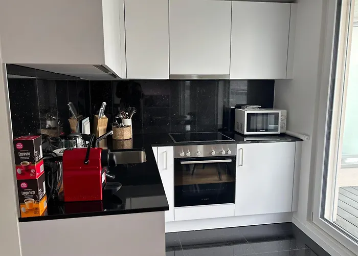 New On Floor, 2 Minutes From Train Station Apartmán Лозана